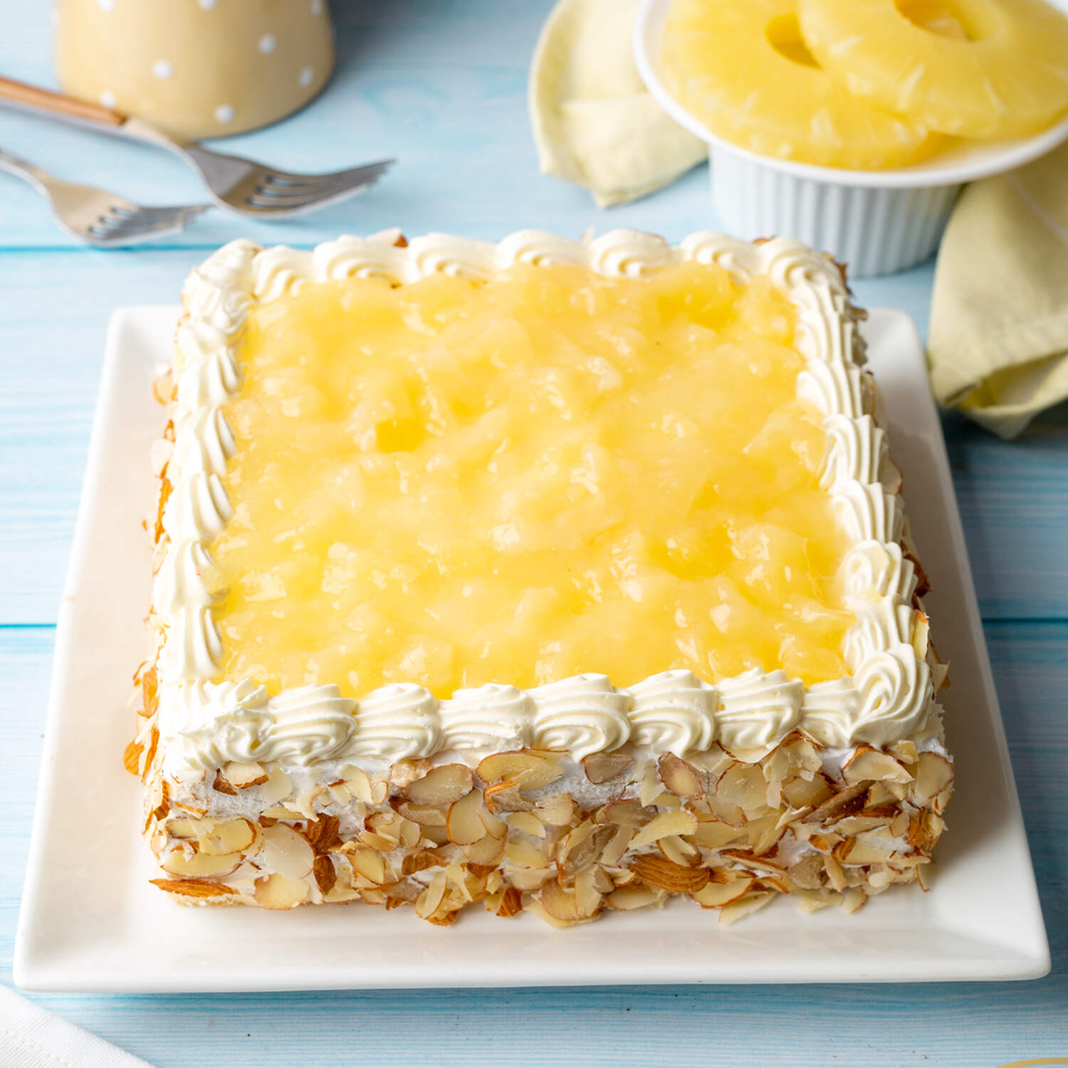 Eggless Fresh Cream Pineapple Cake 1 Kg