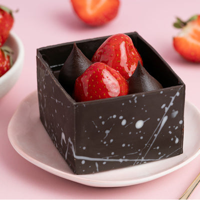 Strawberry Truffle Pastry [1 Piece]