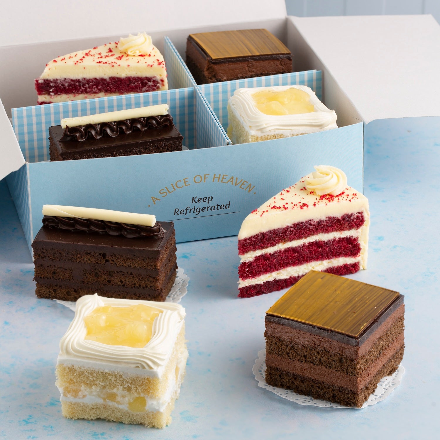 taste chocolate mini pastry, delicious cake Stock Photo - Alamy