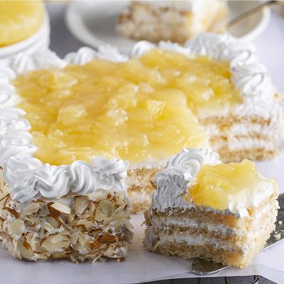 Valentine's Eggless Fresh Cream Pineapple Cake [500g]